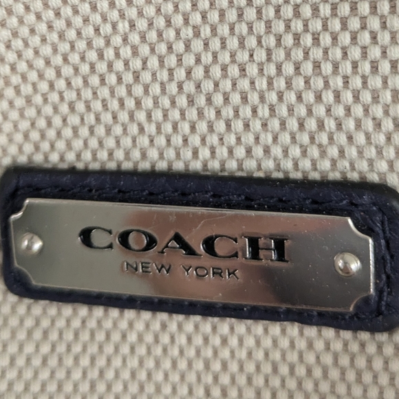 COACH BUCKET CREAM/NAVY LEATHER TRIM HOBO BAG. - Picture 4 of 16